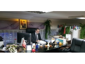 Karslı İşadamı Yıldırım’dan Öğretmenlere Büro Malzemesi Desteği