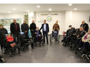 Bolu Belediyesi, İhtiyaç Sahibi 10 Engelli Bireye Akülü Ve Tekerlekli Sandalye Verdi