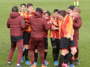 İlk Derbi Galatasaray’ın