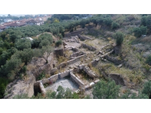Antik Kentin Kalıntılarına Saldırı