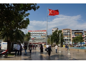 Meteoroloji Uyardı; Sıcak Havada Dışarıya Çıkmayın