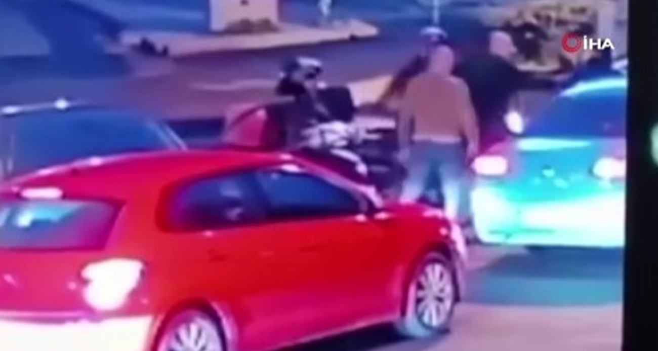 İstanbul’da korku dolu anlar kamerada: Taksicinin başına silah dayadı