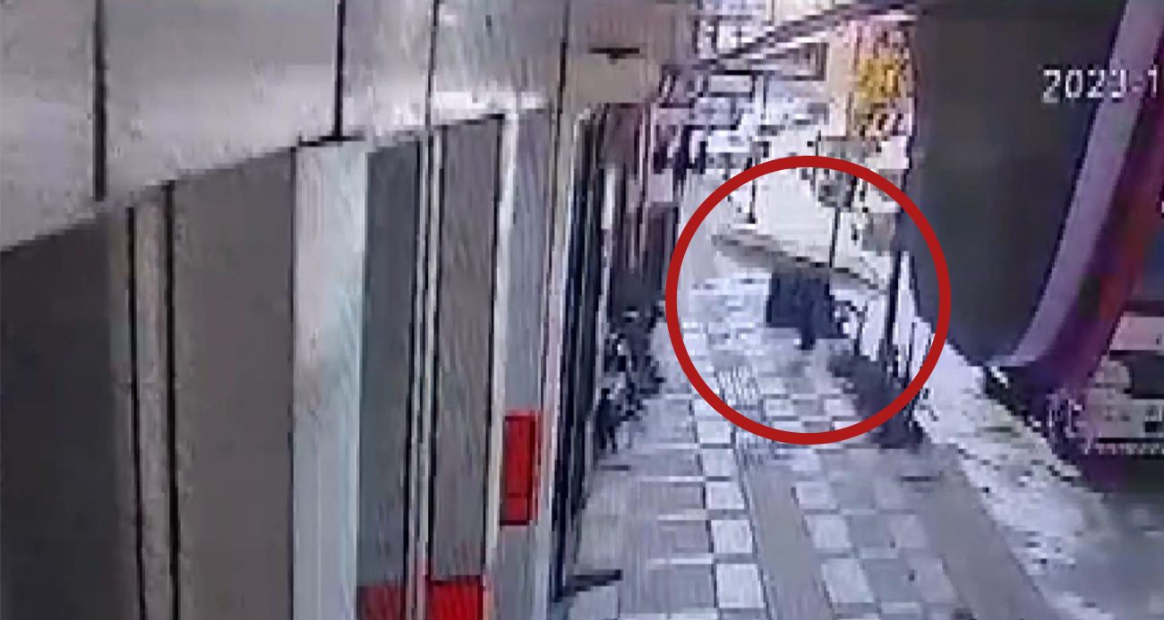Şanlıurfa’da kamyonun çarptığı tabelanın altında kalan adam ölümden döndü
