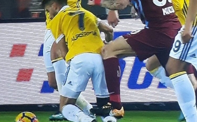 Trabzonspor - Fenerbahçe Maçında Tartışılan Pozisyonlar