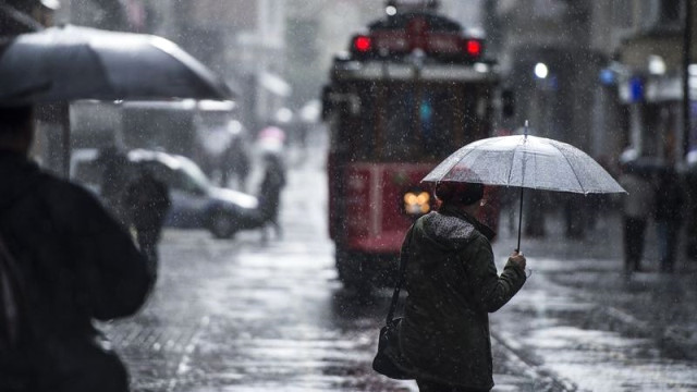 Meteoroloji Uyardı! İstanbul'a Pazar Günü Karla Karışık Yağmur Geliyor