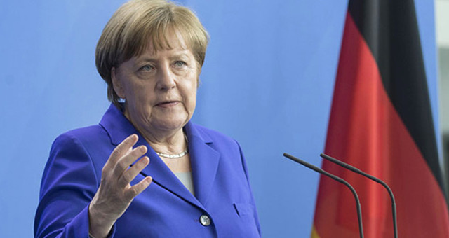Suriye'deki Katliamı Kınayan Merkel'den Açıklama: Rusya Ile Temas Halinde Olacağız