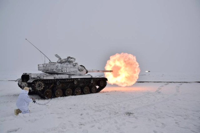 Serhat İlinde Buz Kesen Tanklarla Tatbikat! Dosta Güven Düşmana Korku Saldılar