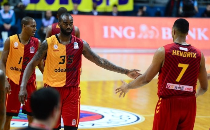 Galatasaray'dan Kadın Ve Çocuklara Jest