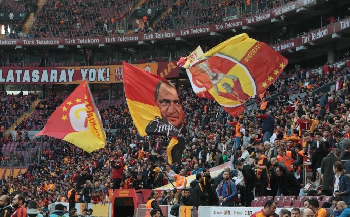 Tt Stadı'nda Yayıncı Kuruluş Spikerine Saldırı!