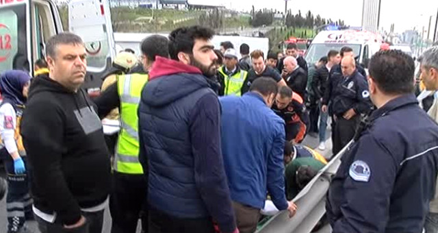Tem'de Çevik Kuvvet Minibüsü Yan Yattı, 6 Polis Yaralı