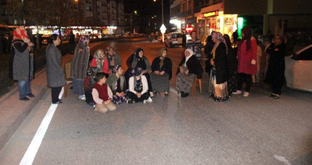 3 Gün Önce Küçük Kız Ölmüştü, Tekrar Kaza Olunca Halk Caddeyi Kapattı