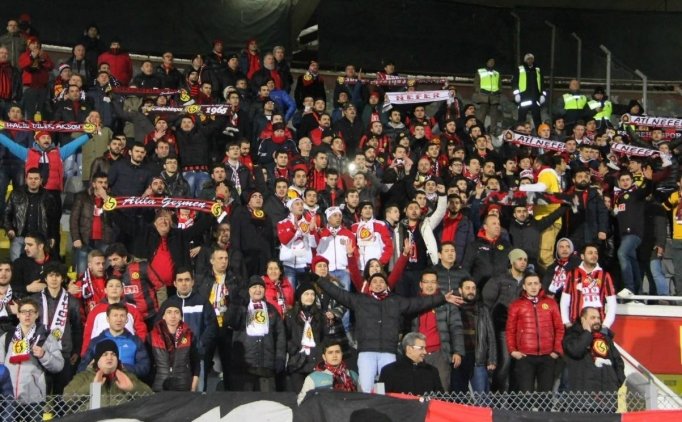 Galatasaraylılara Saldırı, Gençlerbirliği Tribünlerini Böldü!