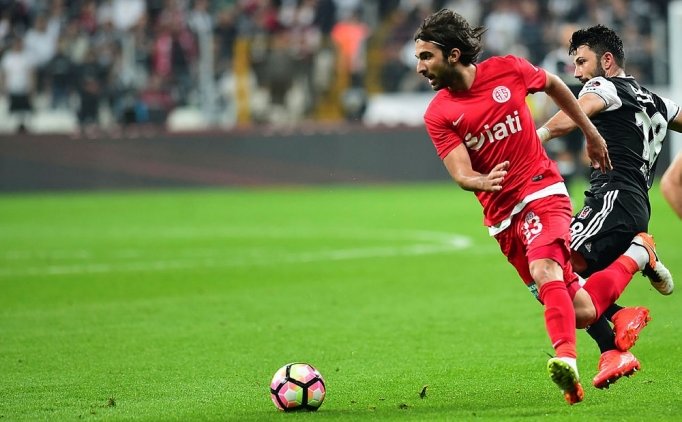Antalyaspor'a Tecrübeli Defansından Kötü Haber