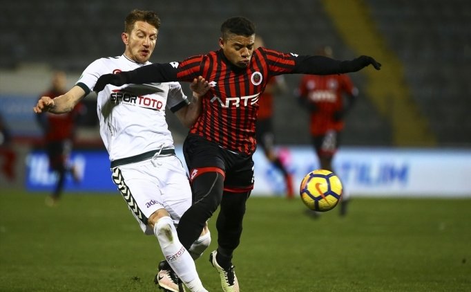 Gençlerbirliği 3 Önemli Eksikle Antalyaspor'u Ağırlıyor