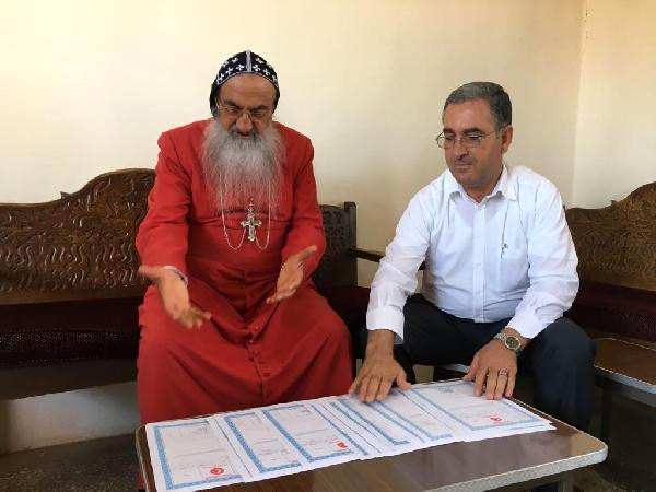 Mardin'de Süryanilere Kilise, Manastır Ve Mezarlıklarının Tapuları Verildi