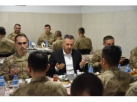 Vali Elban Jöh İle Sahur Yaptı