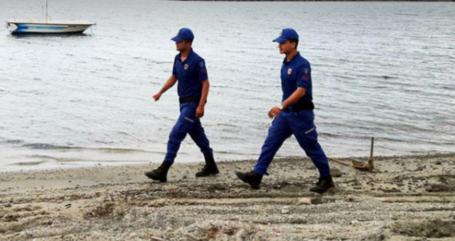 Ayvalık'ta Fırtınaya Tutulan Balıkçı Teknesi Battı: 4 Kişi Kayıp
