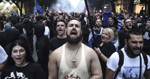 Yunanistan Ve Makedonya Arasındaki 'isim Sorunu' Anlaşmasını Protesto Eden Göstericiler Polisle Çatıştı
