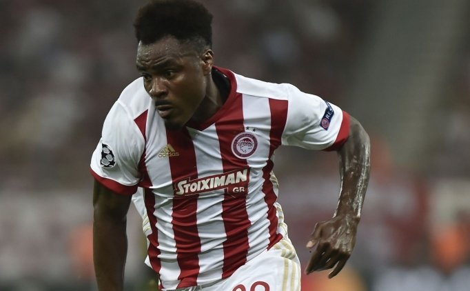 Fenerbahçe'ye Emenike Sürprizi