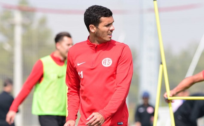 Antalyaspor'dan Iki Sürpriz Transfer...