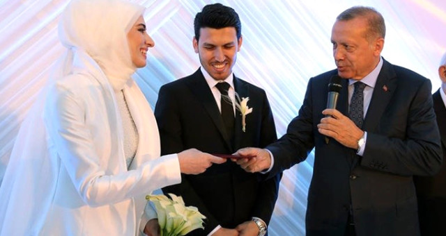 Cumhurbaşkanı Erdoğan, Numan Kurtulmuş'un Kızının Nikah Şahidi Oldu