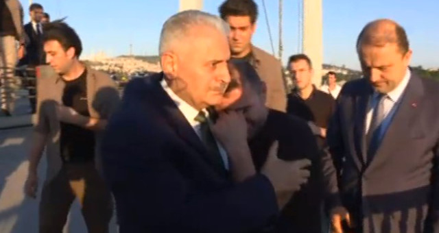 Köprüdeki İntiharı Eski Başbakan Binali Yıldırım Engelledi