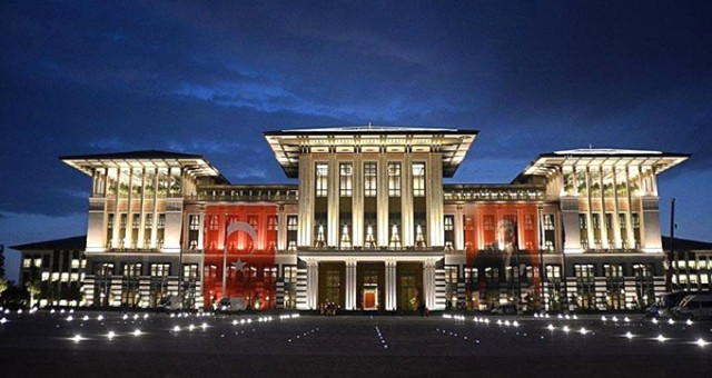 Cumhurbaşkanlığı Sözcüsü'nden Tren Kazası Açıklaması: Tahliye İçin İlgili Tüm Birimler Seferber Edildi