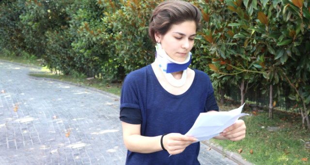 Yalova'da, Kaza Yapan Bisikletli Karşıya Geçen Genç Kıza Yumruk Attı! O Anlar Kamerada