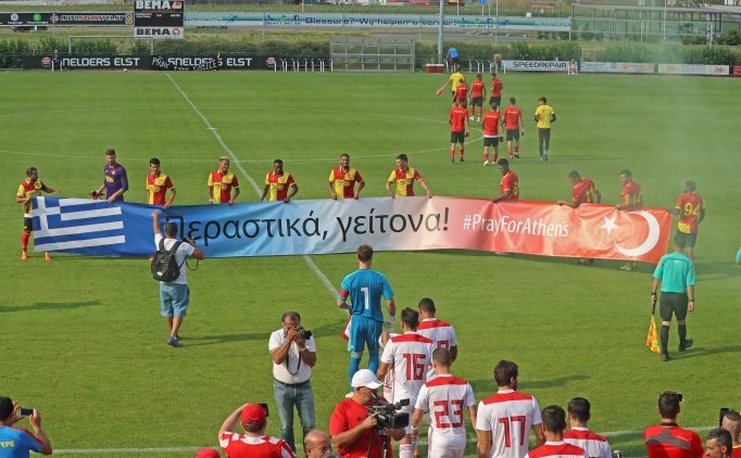 Göztepe'den Yunanistan Pankartı