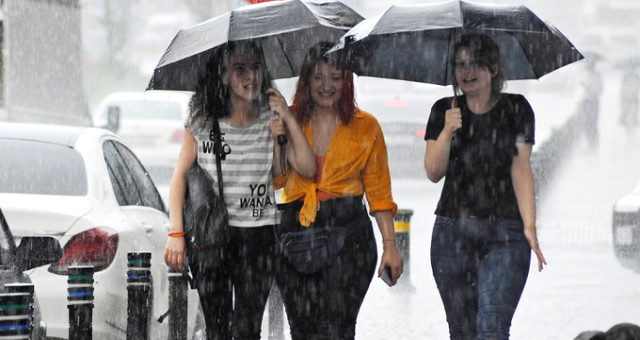 Meteoroloji'den Yeni Hafta İçin İstanbullulara Yağış Uyarısı