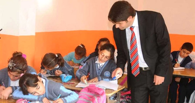 Milli Eğitim Bakanlığı Sözleşmeli Öğretmenlere Yer Değiştirme Hakkı Verdi
