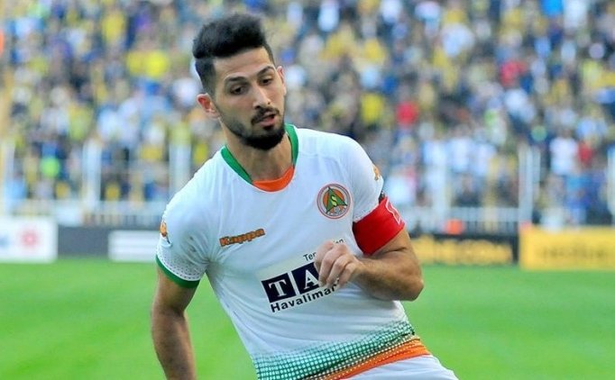 Terim'in Emre Akbaba Israrının Sebebi 'şut'