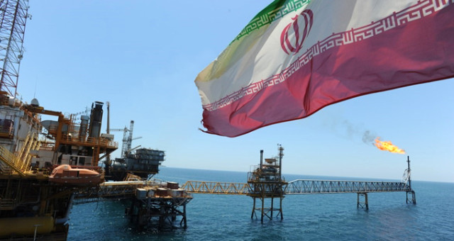 İran'dan Abd'nin Elini Kolunu Bağlayacak Hamle! Petrol Fiyatlarında İndirime Gidildi