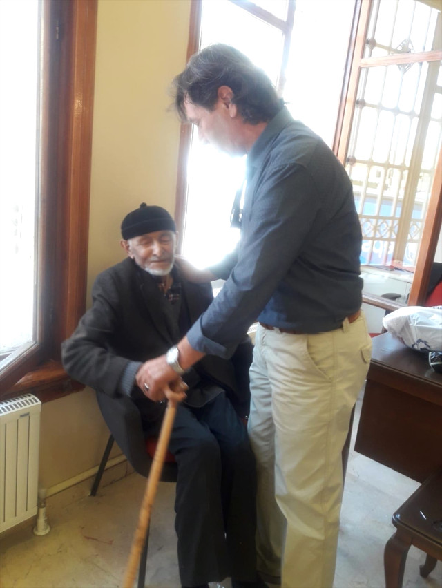 Polisin Dikkati Yaşlı Adamı Dolandırılmaktan Kurtardı