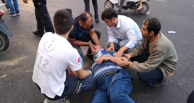 Kaza Yapan Yaralı Sürücülere, İlk Müdahale Yoldan Geçen Doktordan Geldi