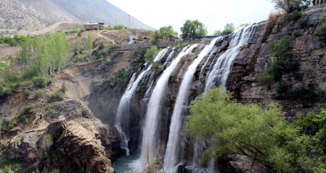 Unesco'ya Aday Gösterilen Erzurum Tortum Şelalesi'nin Yürüyüş Alanında Heyelan Riski Var