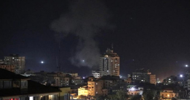 İsrail, Gazze'nin Kuzeyinde Balon Taşıyan Gençleri Bombaladı