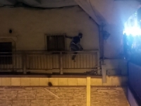 Aksaray’da Bir Genç Üst Geçit Üzerinde İntihar Girişiminde Bulundu