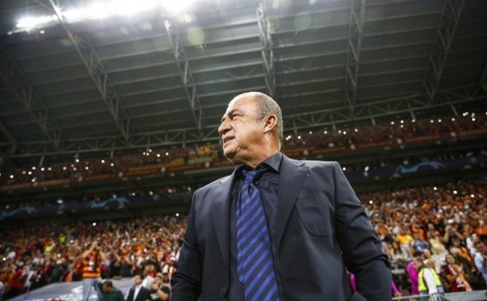 Terim Soyunma Odasını Inletti: