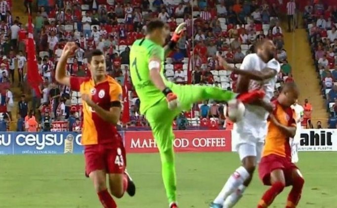 Cüneyt Çakır'a Muslera Pozisyonu Için Nani Hatırlatması!