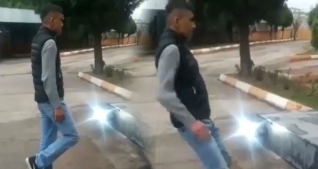 Atatürk'e Hakaret Eden Genci Yakalayıp Kendi Kendine Küfür Ettirdiler