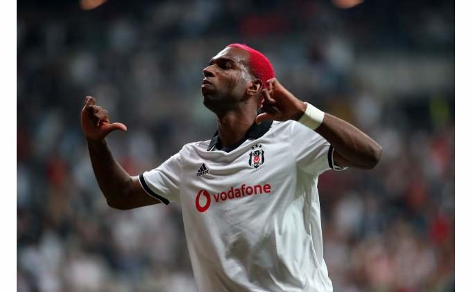 Beşiktaş Genk'i Ağırlayacak! Adriano Ve Pepe...