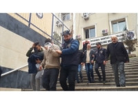 Nakil Aracındaki 1 Milyon Lirayı Bırakıp Silahları Alıp Kaçtılar