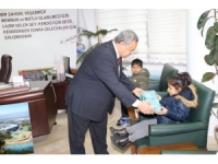 Başkan Uysal, Çevreci Öğrencileri Ödüllendirdi