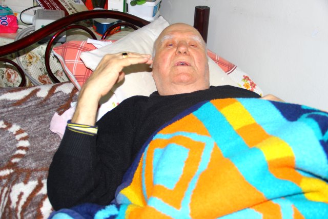 Evini Oğluna Bağışlayan Mehmet Dede, Gece Gündüz Ağlıyor