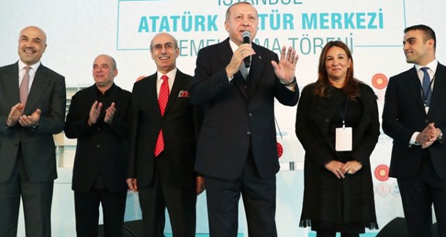 Erdoğan, Akm'nin Açılış Tarihiyle İlgili Canlı Yayında Oylama Yaptı