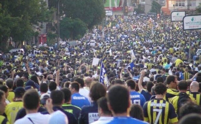Fenerbahçe Taraftarından Protesto Yürüyüşü