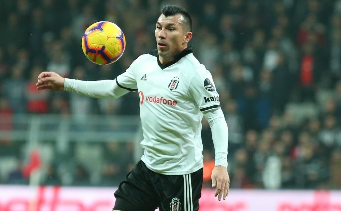 Beşiktaş'ta Transfer Pişmanlığı; Gary Medel...
