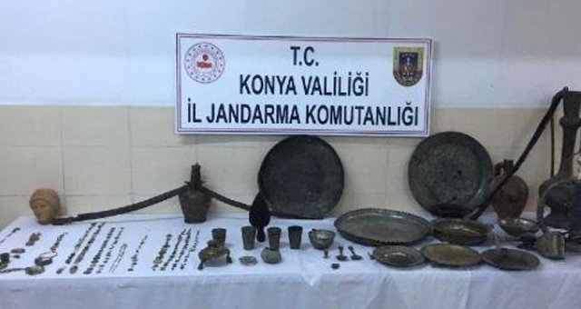Terzinin Evine Yapılan Operasyonda Çok Sayıda Tarihi Eser Ele Geçirildi