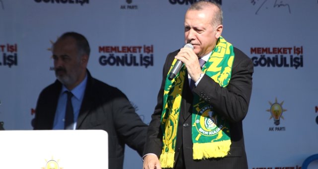 Erdoğan'la Birlikte Sahneye Çıkan İbrahim Tatlıses, Nereden Nereye Şarkısına Eşlik Etti